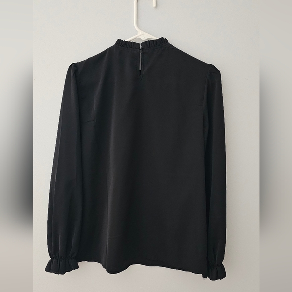 Women's Blouse - Picture 2 of 3